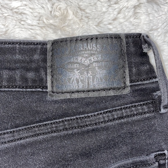 Levi Mid Rise Skinny Jeans - Picture 2 of 5